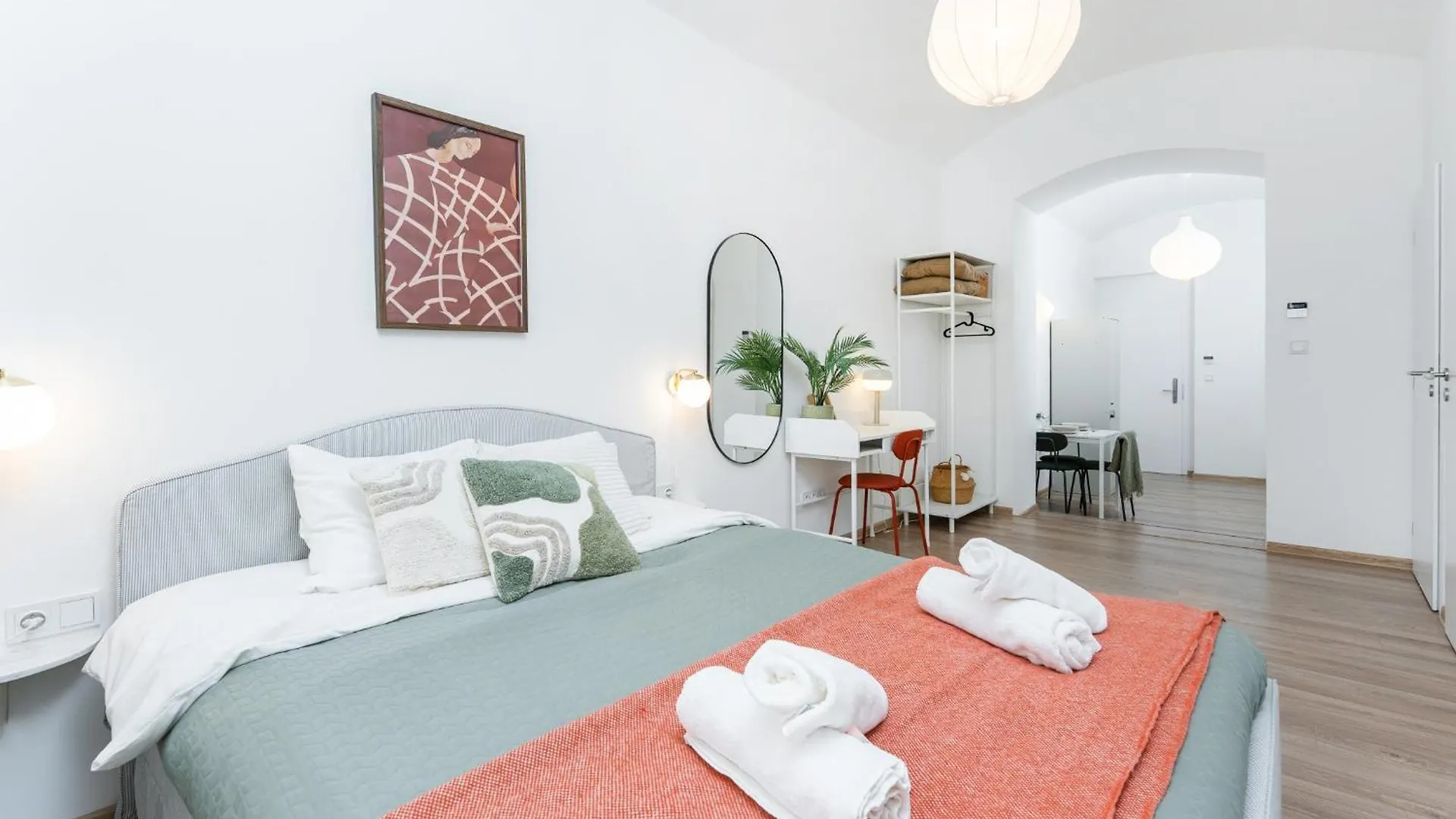 10 Minutes National Museum Prague, Cozy Apartment